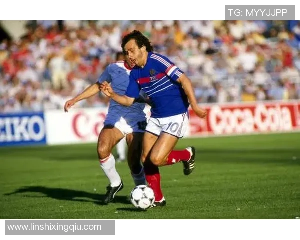 天下足球最强十大球星排名解析 谁是足坛真正的传奇巨星