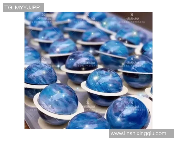 星空璀璨与足球激情交织足球星空蛋糕为你的派对增添无限魅力